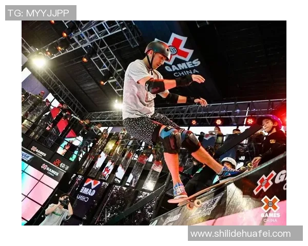 重庆滑板队在极限运动嘉年华中的灵活性表现引发热议与赞赏