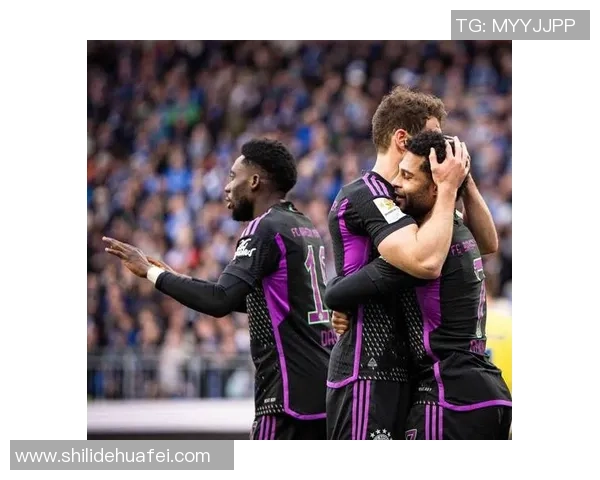 友谊赛曼城与拜仁激战成平局红牌事件引发全场热议