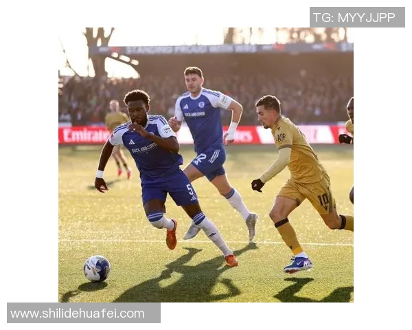 意甲激战巴萨逆转曼城全场沸腾精彩集锦回顾 意甲激战巴萨逆转曼城全场沸腾精彩集锦回顾