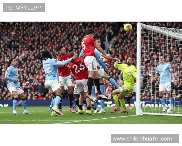 西甲精彩对决那不勒斯3-0战胜曼联神扑瞬间引发全场狂欢战术解析 西甲精彩对决那不勒斯3-0战胜曼联神扑瞬间引发全场狂欢战术解析